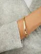 Bracelet de type bangle incurvé en or jaune 14k