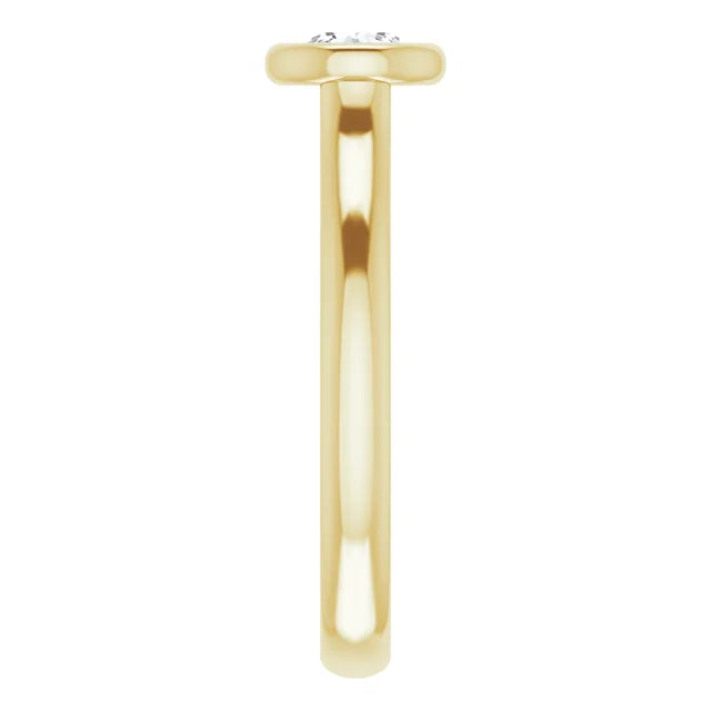 Yellow Gold Diamond Solitaire Engagement Ring with 4 Prongs