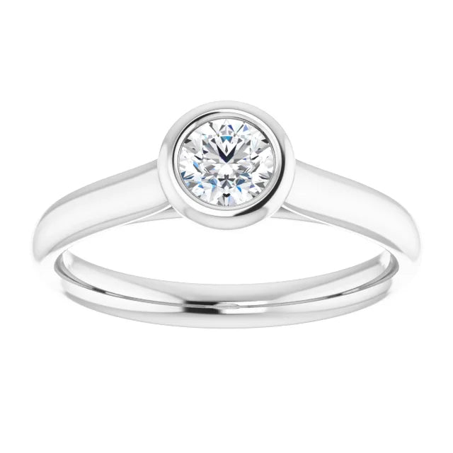 White Gold Diamond Solitaire Engagement Ring with 4 Prongs