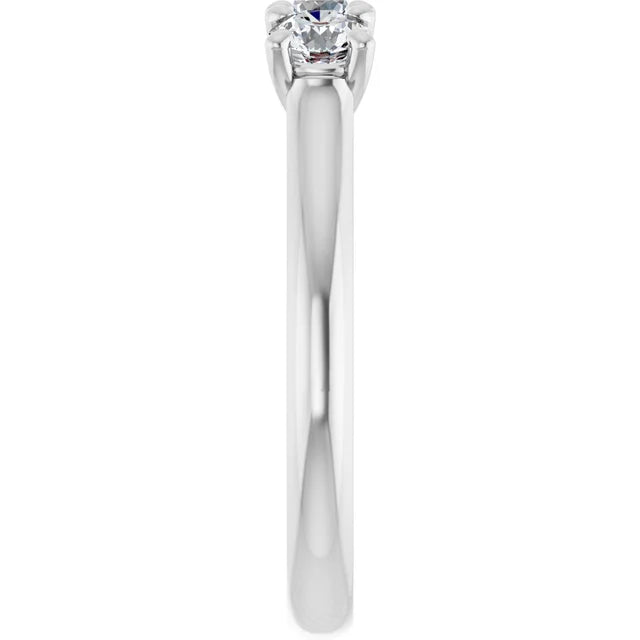 Bague de fiançailles Trinité (3 pierres) sur griffes en or blanc 14k avec trois diamants ronds de 0,23 ct chacun (GIA)