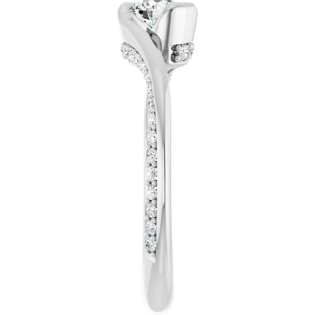 Bague de fiançailles solitaire et pavé asymétrique en or blanc 14k avec diamant central rond de 0,35 ct (GIA) et 34 diamants d'entourage