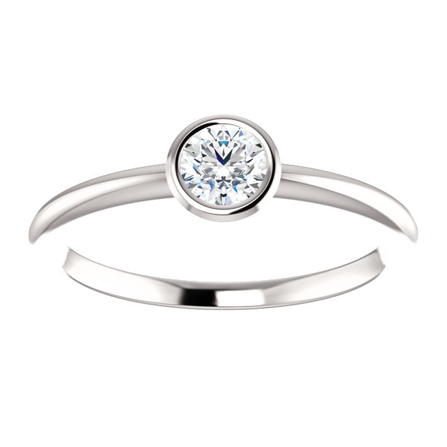 Bague de Fiançailles Solitaire en Or Blanc 14 Karats